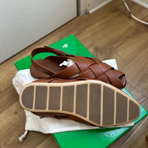 Men's Bottega Veneta Leather Sandals - Picture 2 of 8